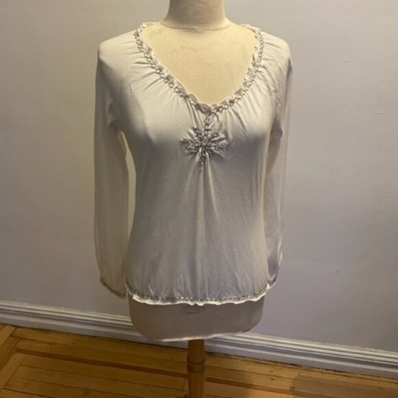 Colour Eighteen long sleeve V-neck tee with metal ring smocking in cream NWOT - Picture 1 of 8